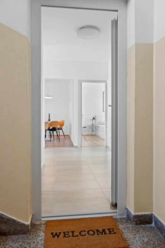 Jellyfish apartman, ulaz