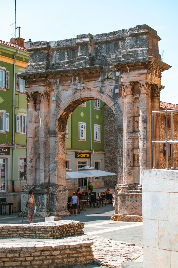 Slavoluk Sergijevaca u Puli